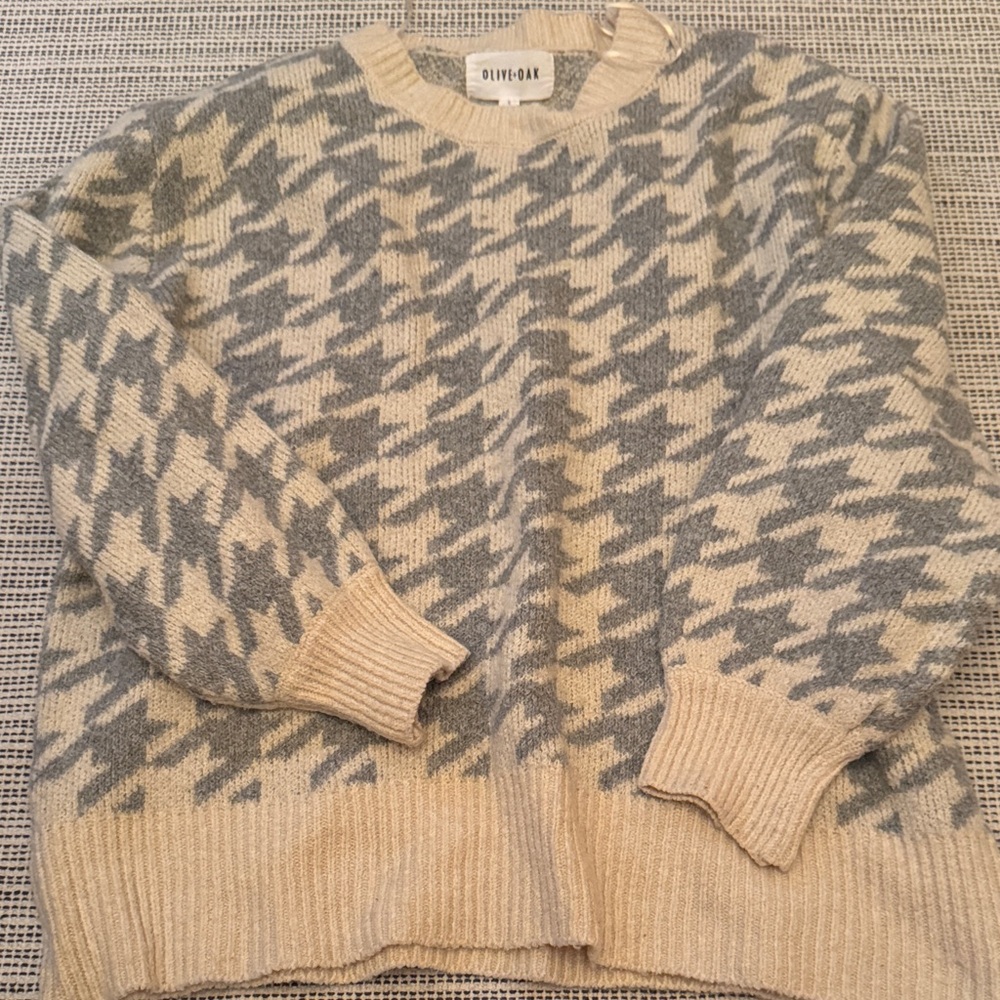 Olive & Oak Cream and Gray Crewneck Sweater